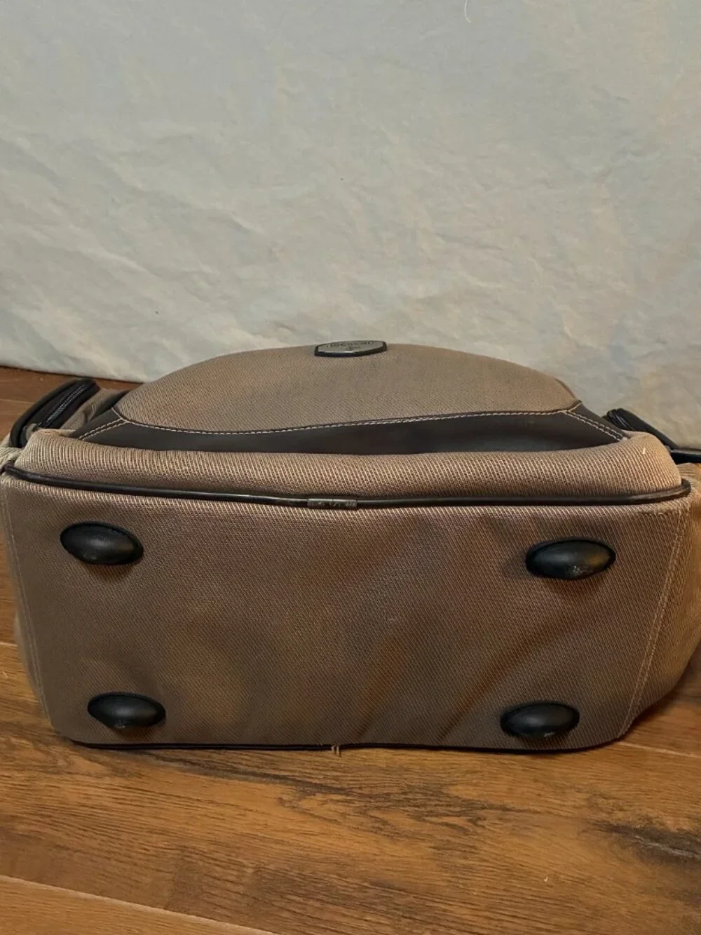 Dockers Weekend Duffle Overnight Carry On Travel Bag Tan NO Shoulder Strap.